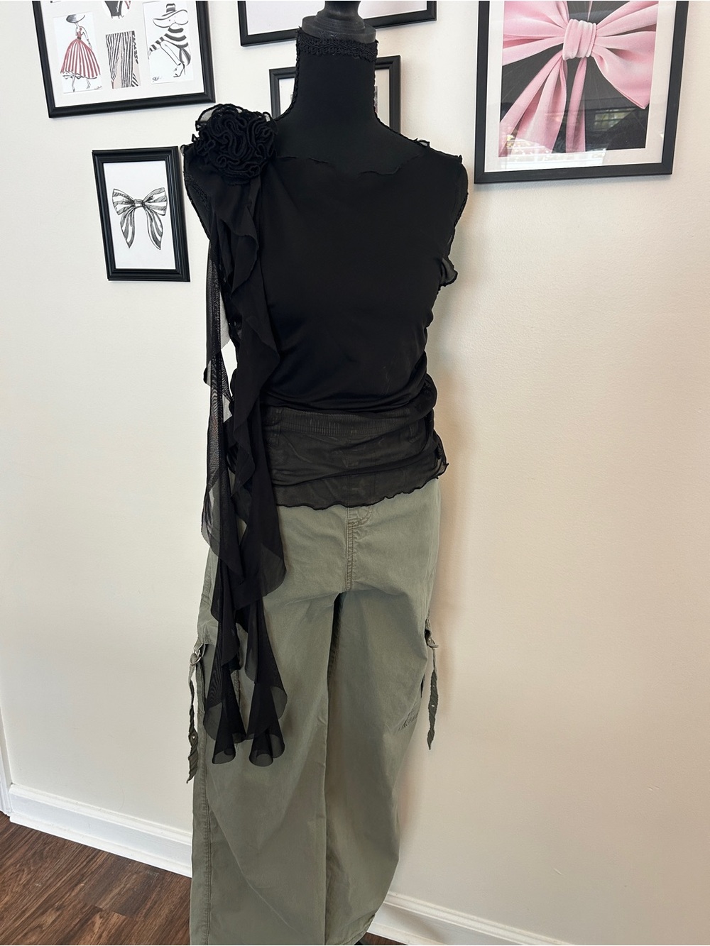 Women’s Black One-Shoulder Ruffle Top - Picture 2 of 4